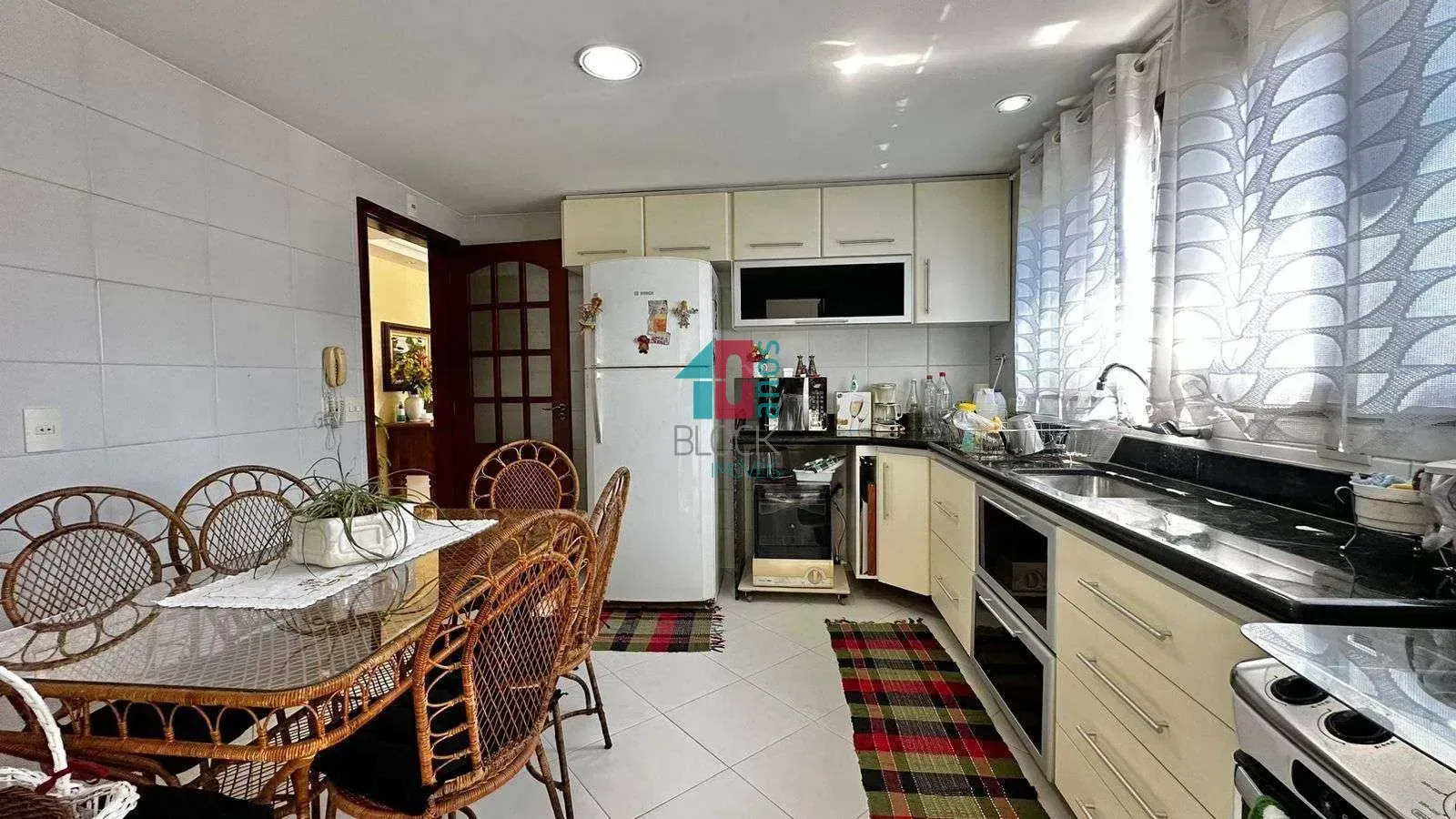 Washing machine in a 2-bedroom apartment, 208 m² — photo 3