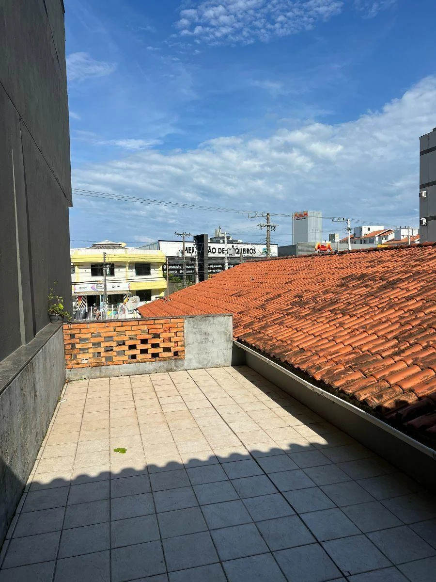 Casa de 240 m² com espaço de home office e máquina de lavar — photo 42