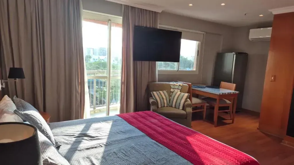 Квартира 30 м² з 1 спальнею та балконом — photo 4