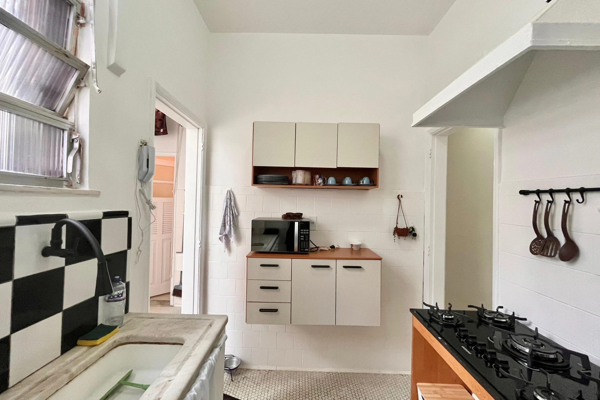Furnished apartment with 2 bedrooms and 1 bathroom — photo 25