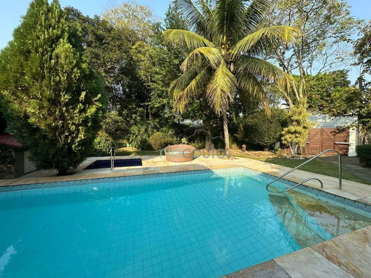 Casa com 647 m², 5 dormitórios e churrasqueira na varanda