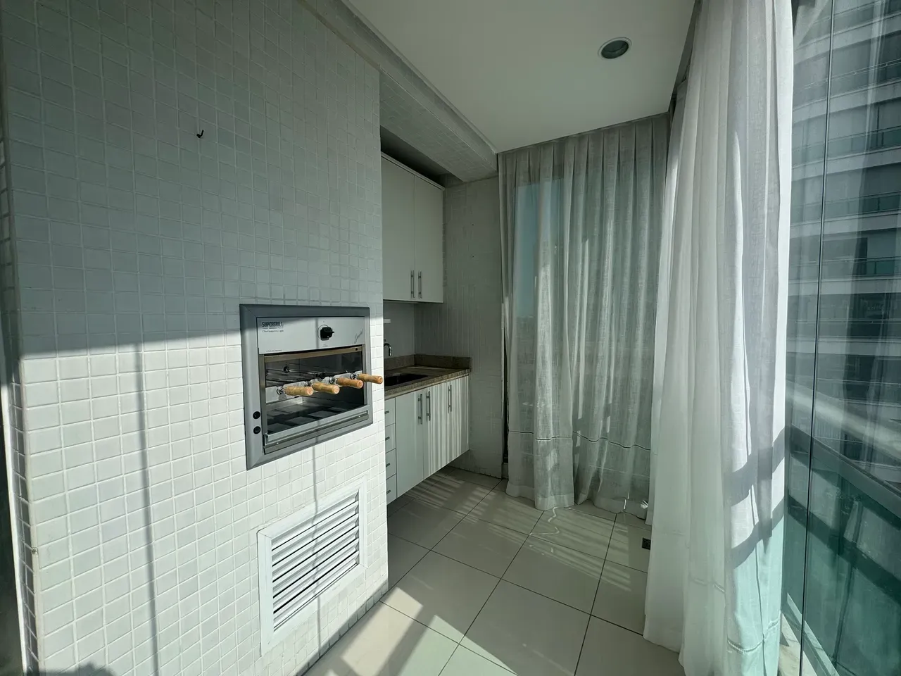 Unfurnished apartment with 4 bedrooms and 5 baths — photo 29