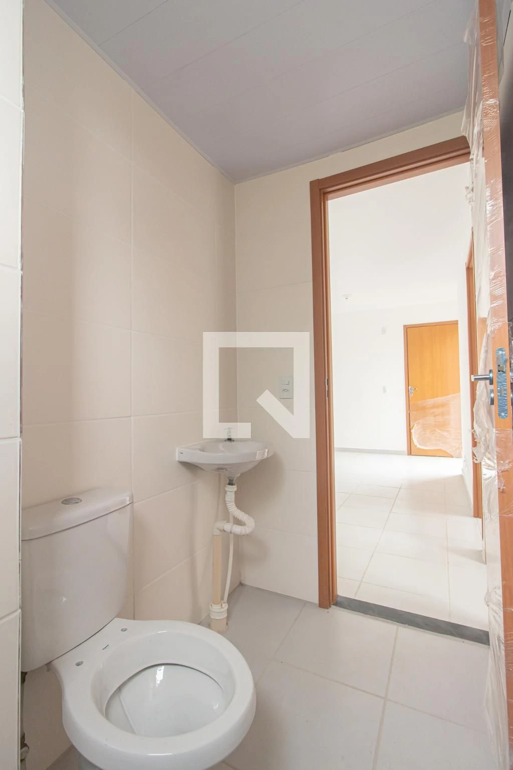 Unfurnished 2-bedroom apartment with private garden — photo 29