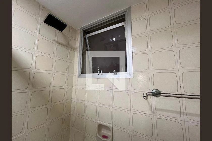Furnished apartment, 86 m², with a glass-enclosed balcony — photo 36
