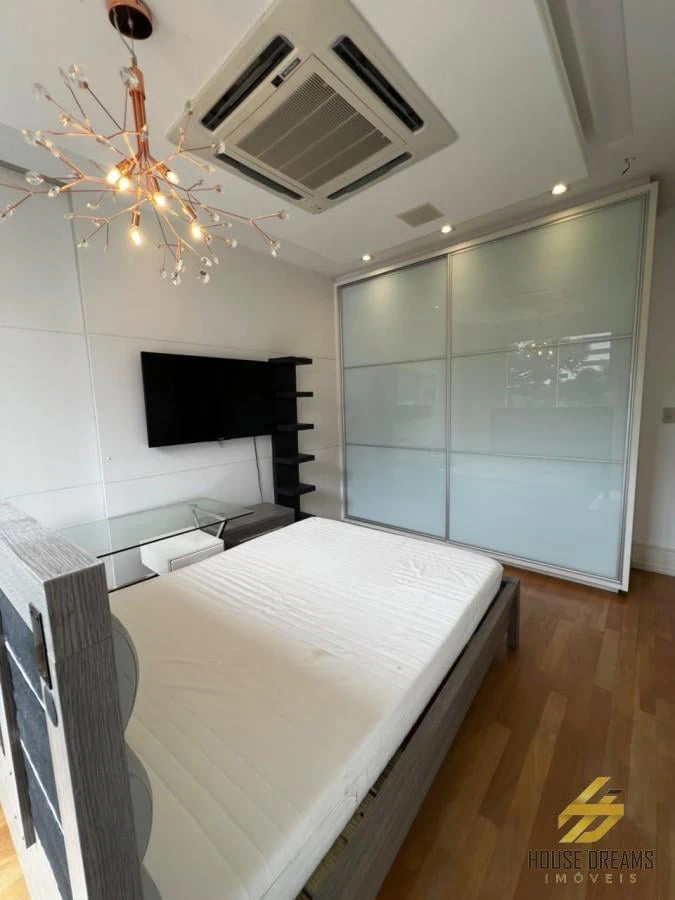 344 m² apartment with floor-to-ceiling windows and a bathtub — photo 19