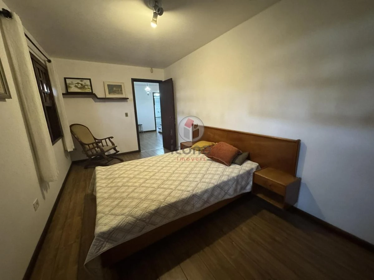 3-bedroom house with a bathtub in Curitiba — photo 47