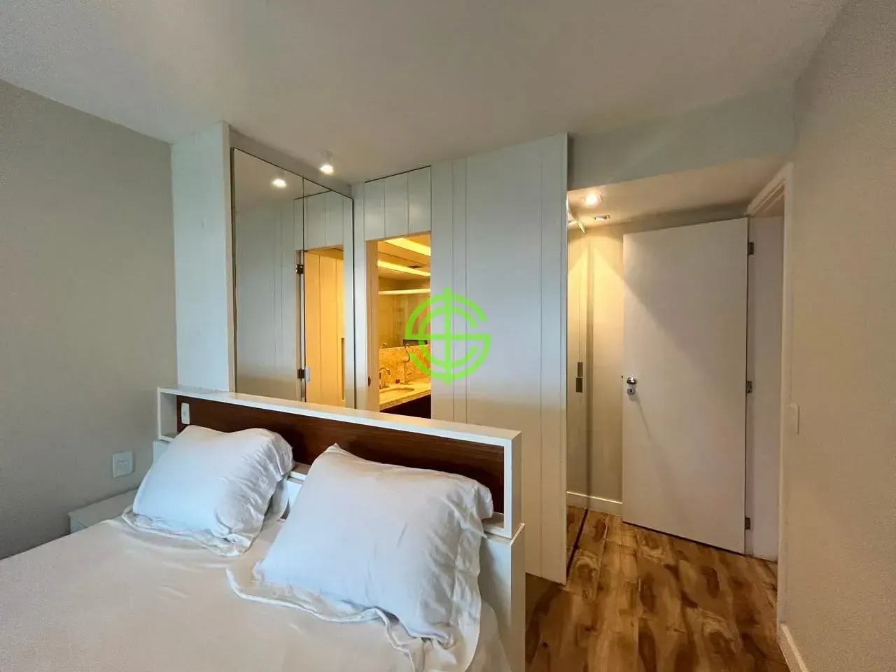 Furnished apartment with 2 bedrooms and 3 bathrooms — photo 30