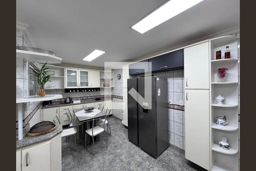 Furnished 6-bedroom house with 387 m² and 4 en-suites — photo 36