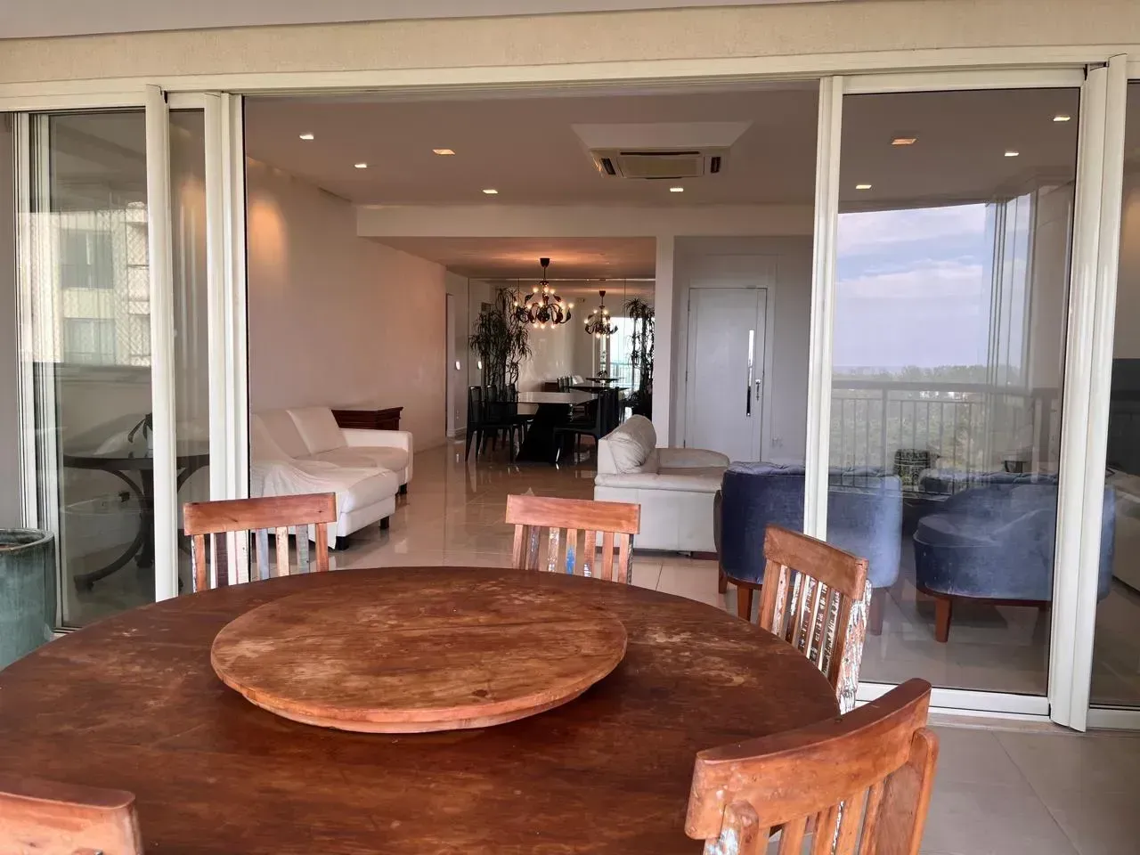 Furnished apartment with 4 bedrooms and 3 bathrooms — photo 10