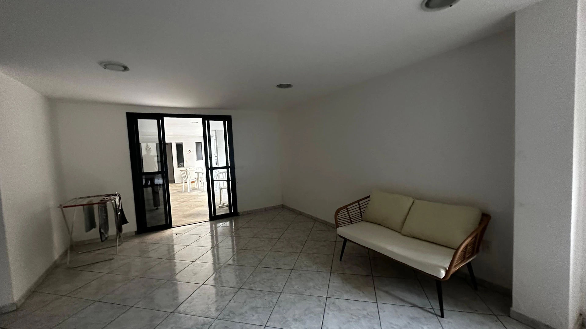 Furnished apartment with 2 bedrooms and a balcony — photo 42