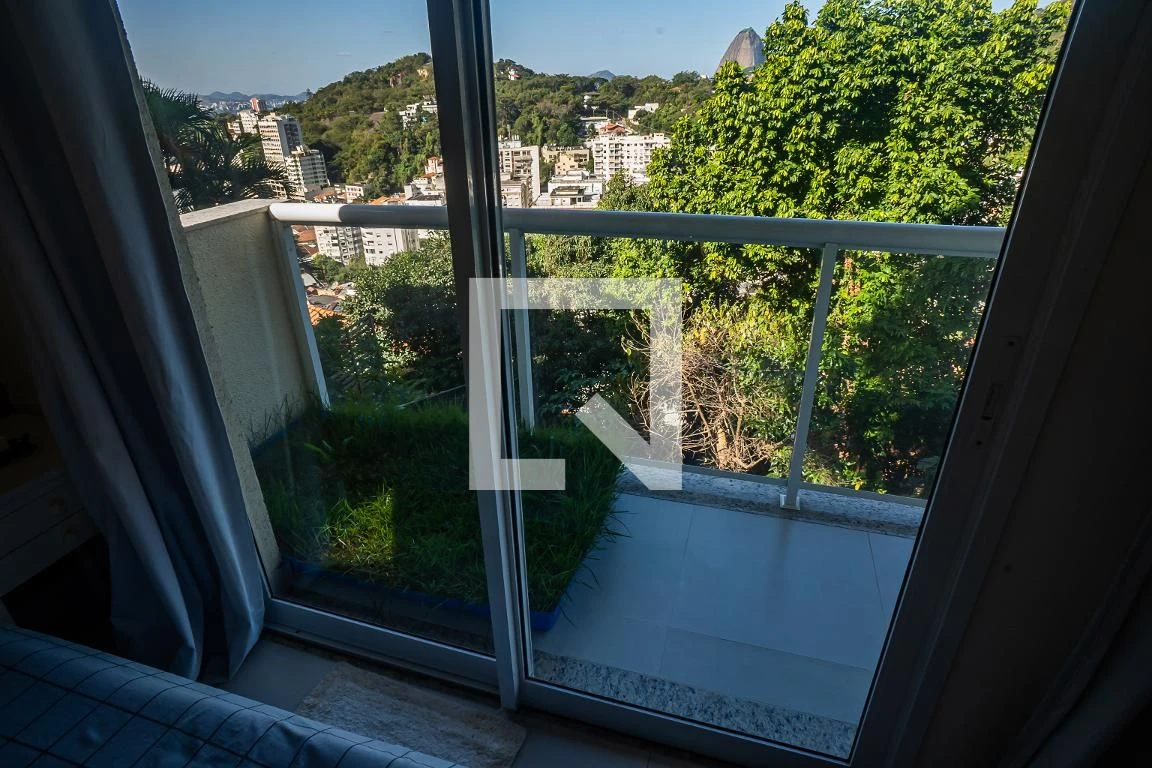 Casa mobiliada, 120 m², com janelas do piso ao teto — photo 77