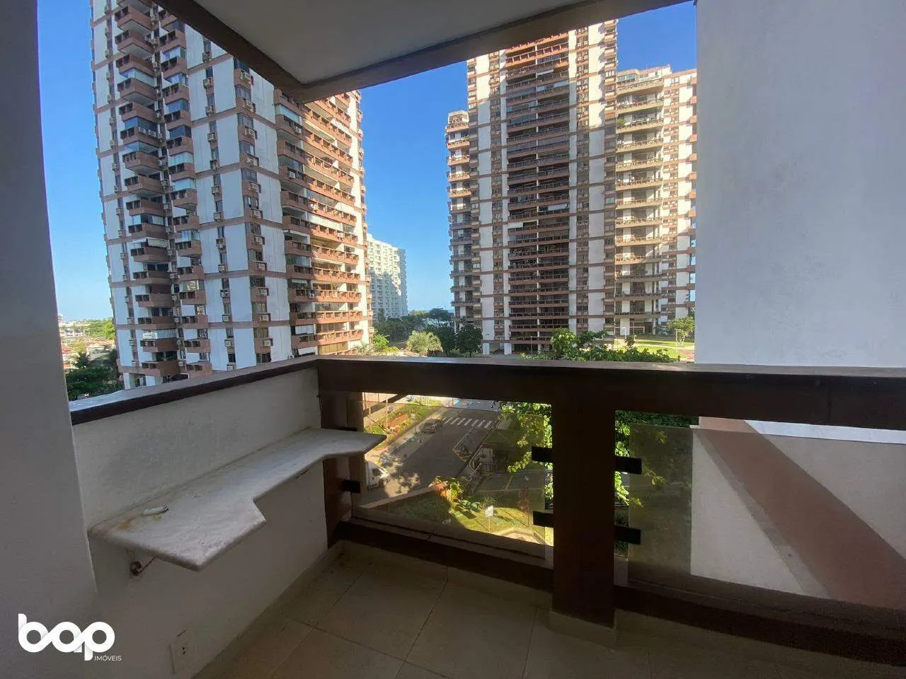 2-bedroom apartment in a building with a gym