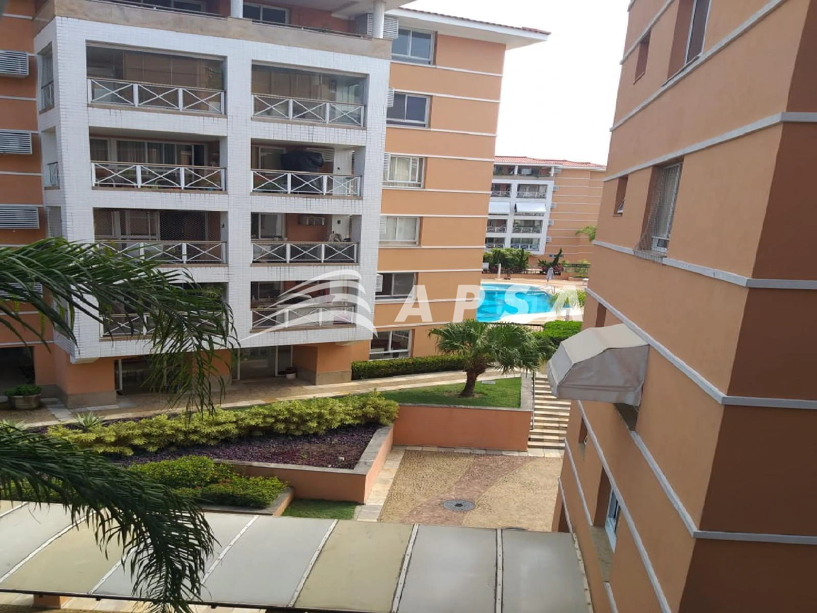Furnished apartment, 99 m², with a glass-enclosed balcony — photo 19