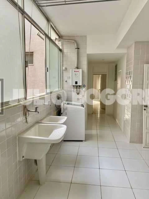 Apartamento mobiliado com 3 quartos e 341 m² — photo 12