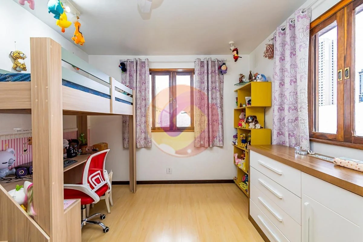 3-bedroom house with a washing machine in Curitiba — photo 35
