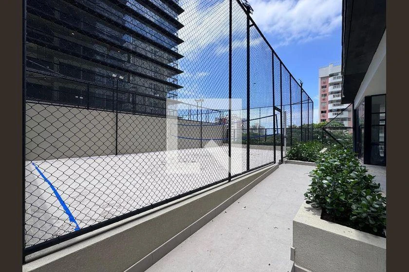98 m² apartment with 3 bedrooms and a glassed-in balcony — photo 19