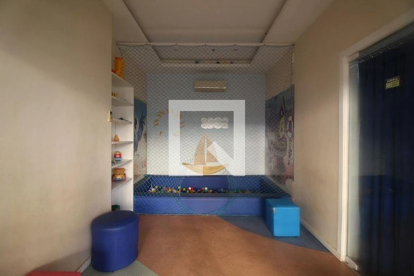 Apartamento amueblado de 3 dormitorios con balcón acristalado — photo 44