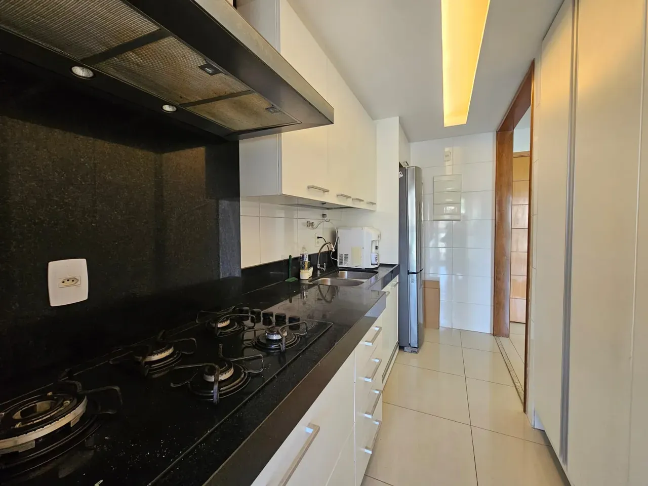 Apartment with separate gas kitchen and 4 bathrooms — photo 7