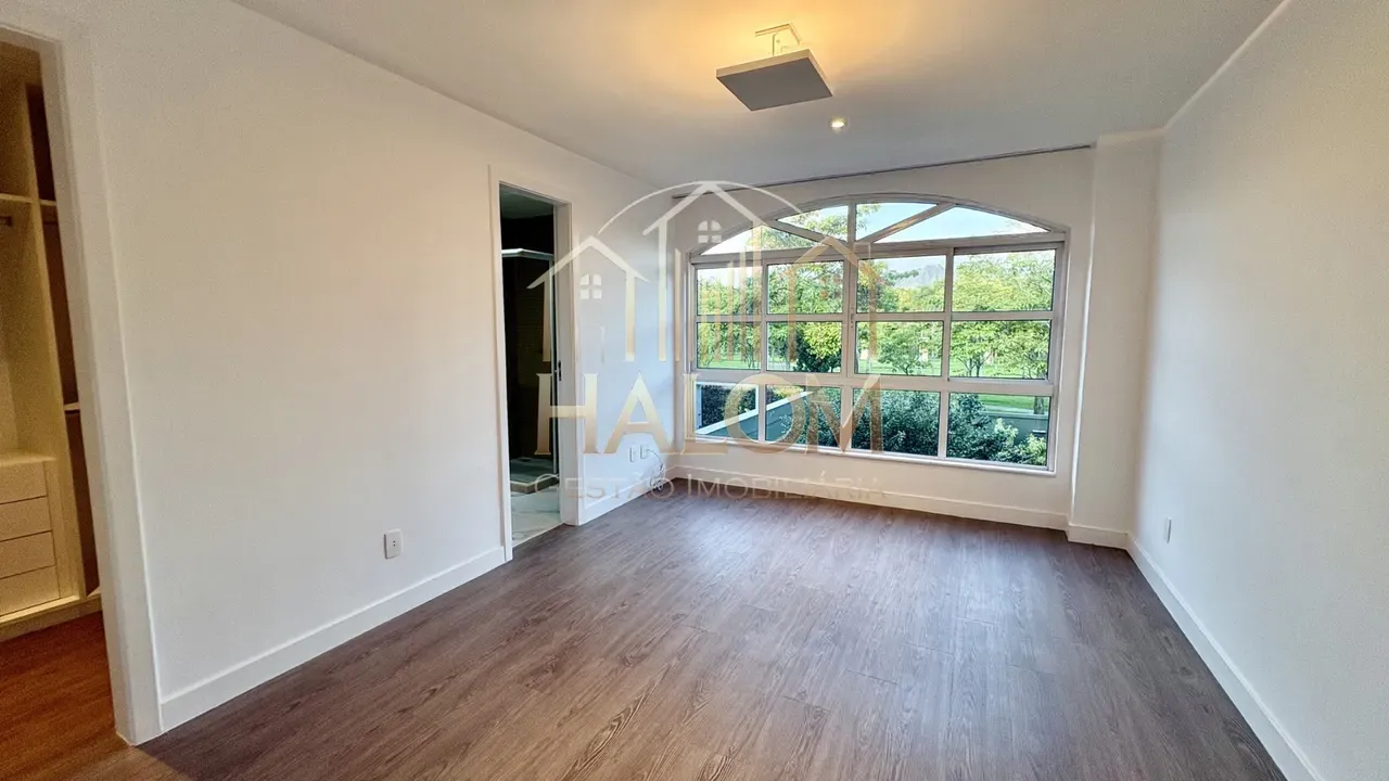 Rental house with 5 bedrooms and 5 bathrooms — photo 35