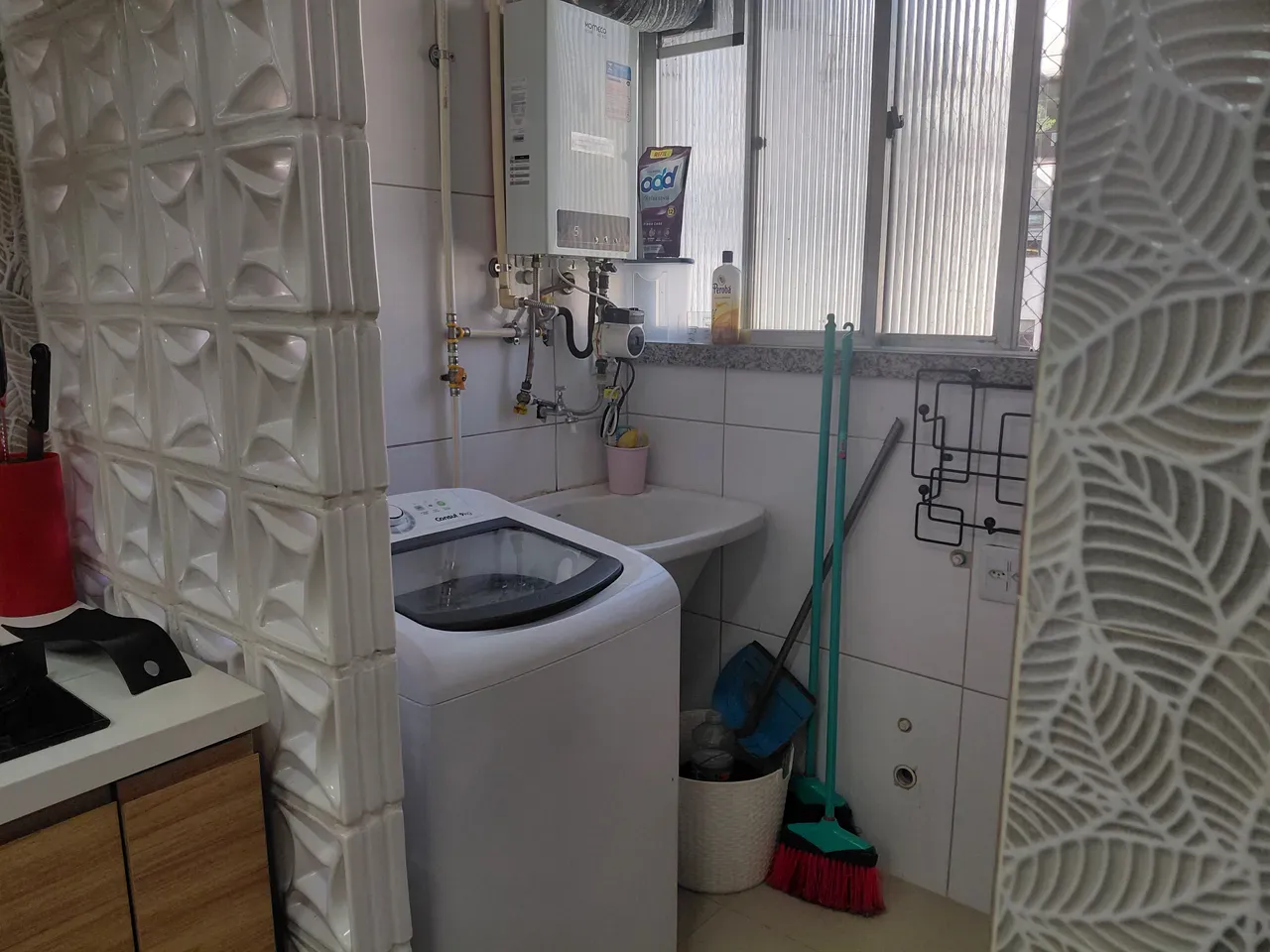 Furnished 3-bedroom apartment with glass balcony — photo 10