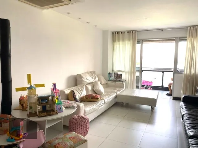 Apartment with a laundry area and 4 bedrooms — photo 2