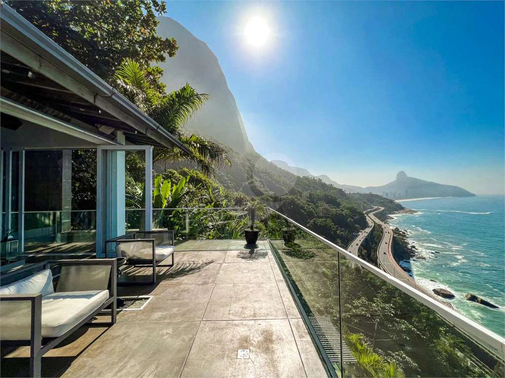 Furnished house with 5 en-suite rooms and 918 m² — photo 15