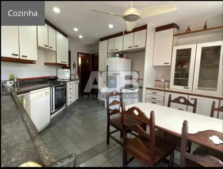 Furnished house with 5 en-suite bedrooms and a balcony — photo 15