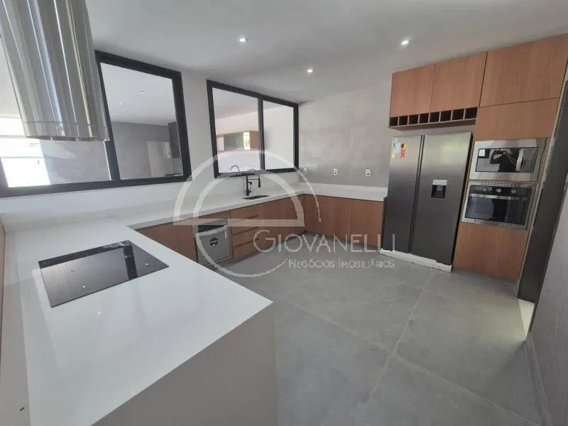 Furnished house with 4 en-suites and open-plan kitchen — photo 9