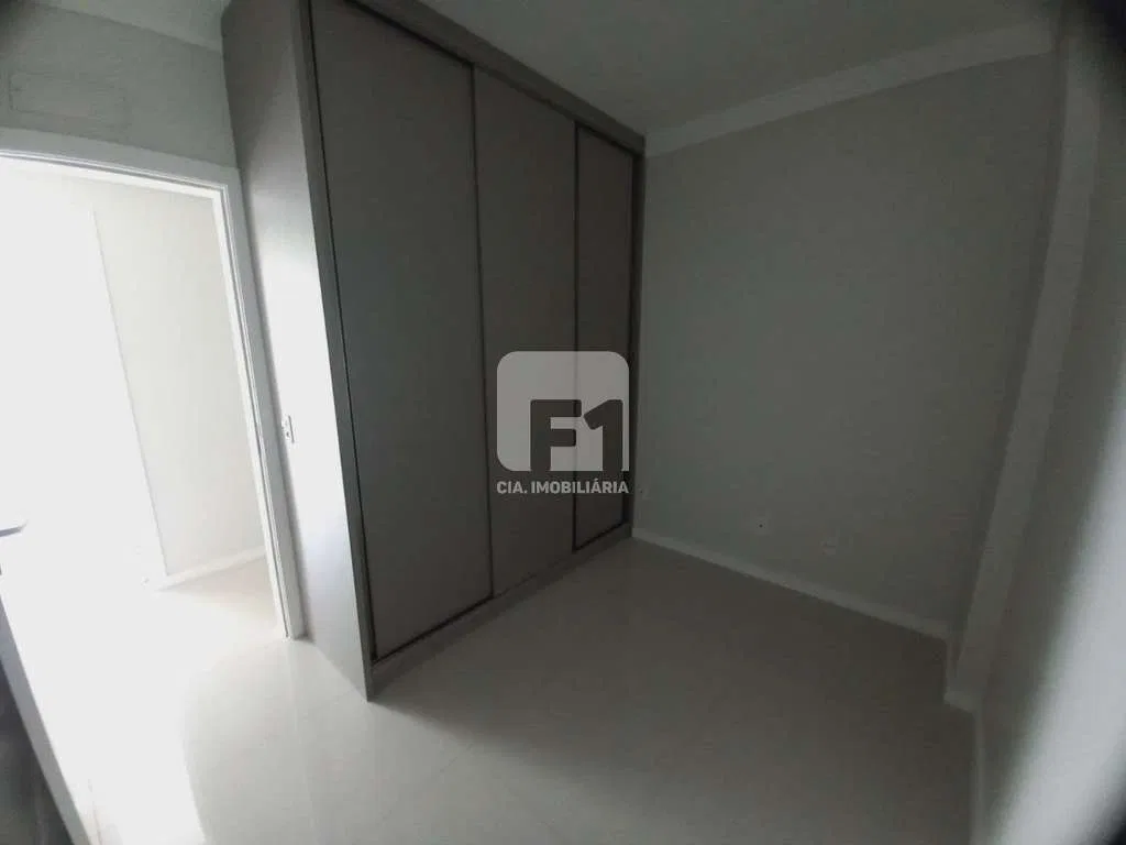 4-bedroom apartment with a mountain view in Florianópolis — photo 8