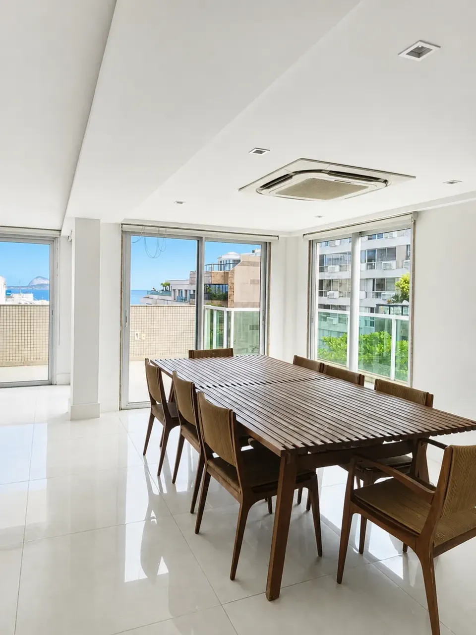 Triplex com 3 dormitórios e 5 banheiros — photo 4