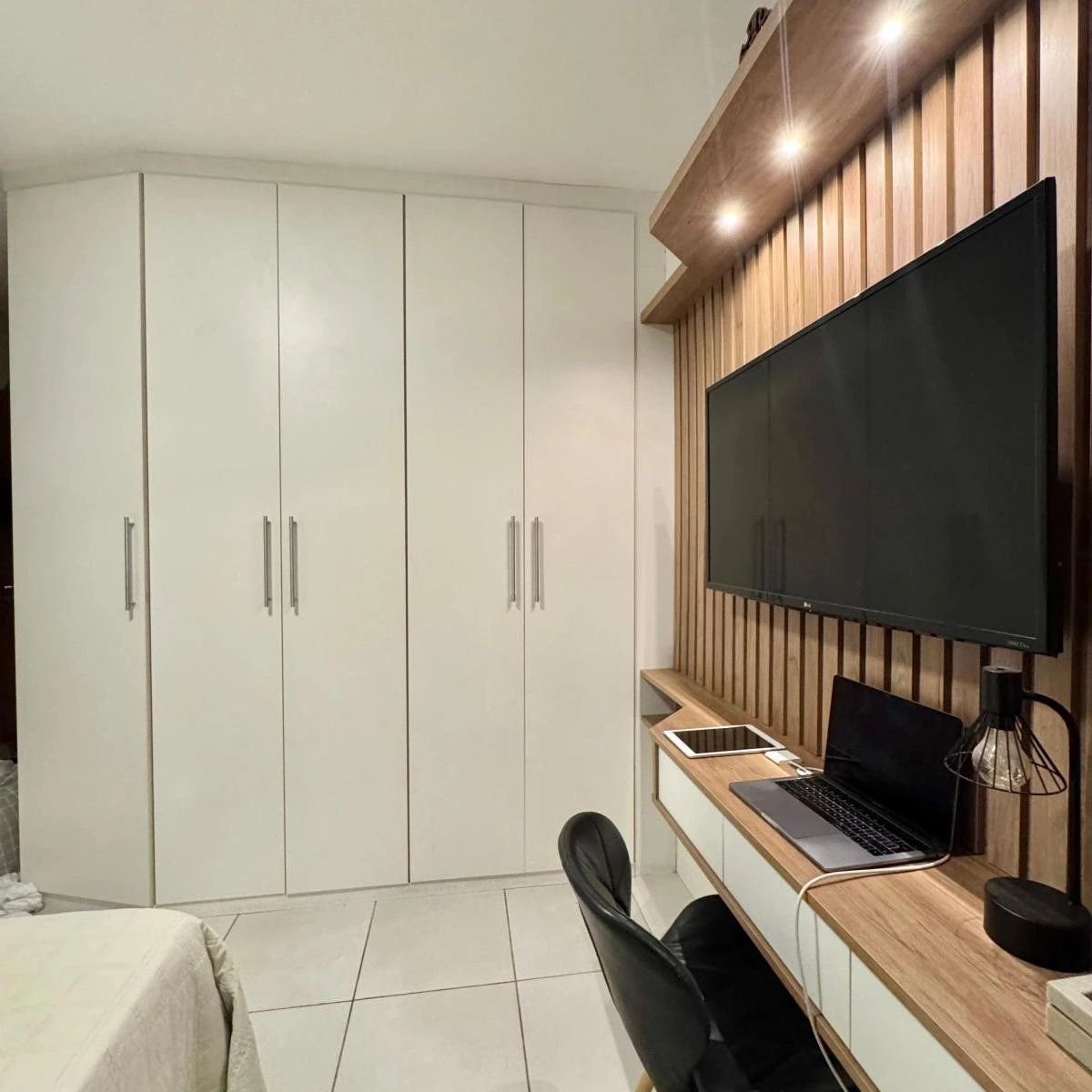 Квартира 109 м² з пральною машиною та робочим місцем — photo 26