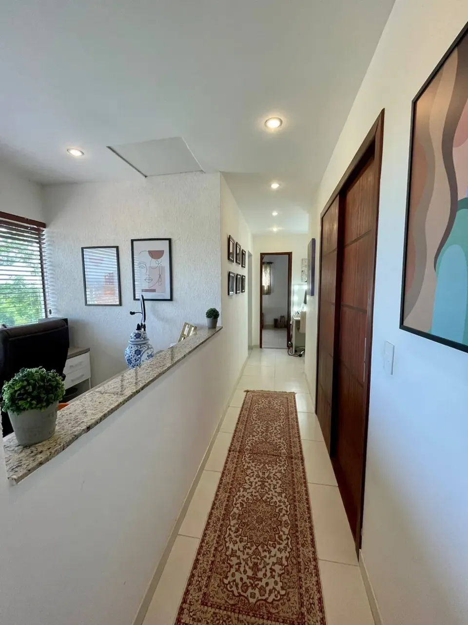 Unfurnished house with 5 bedrooms and 5 bathrooms — photo 3