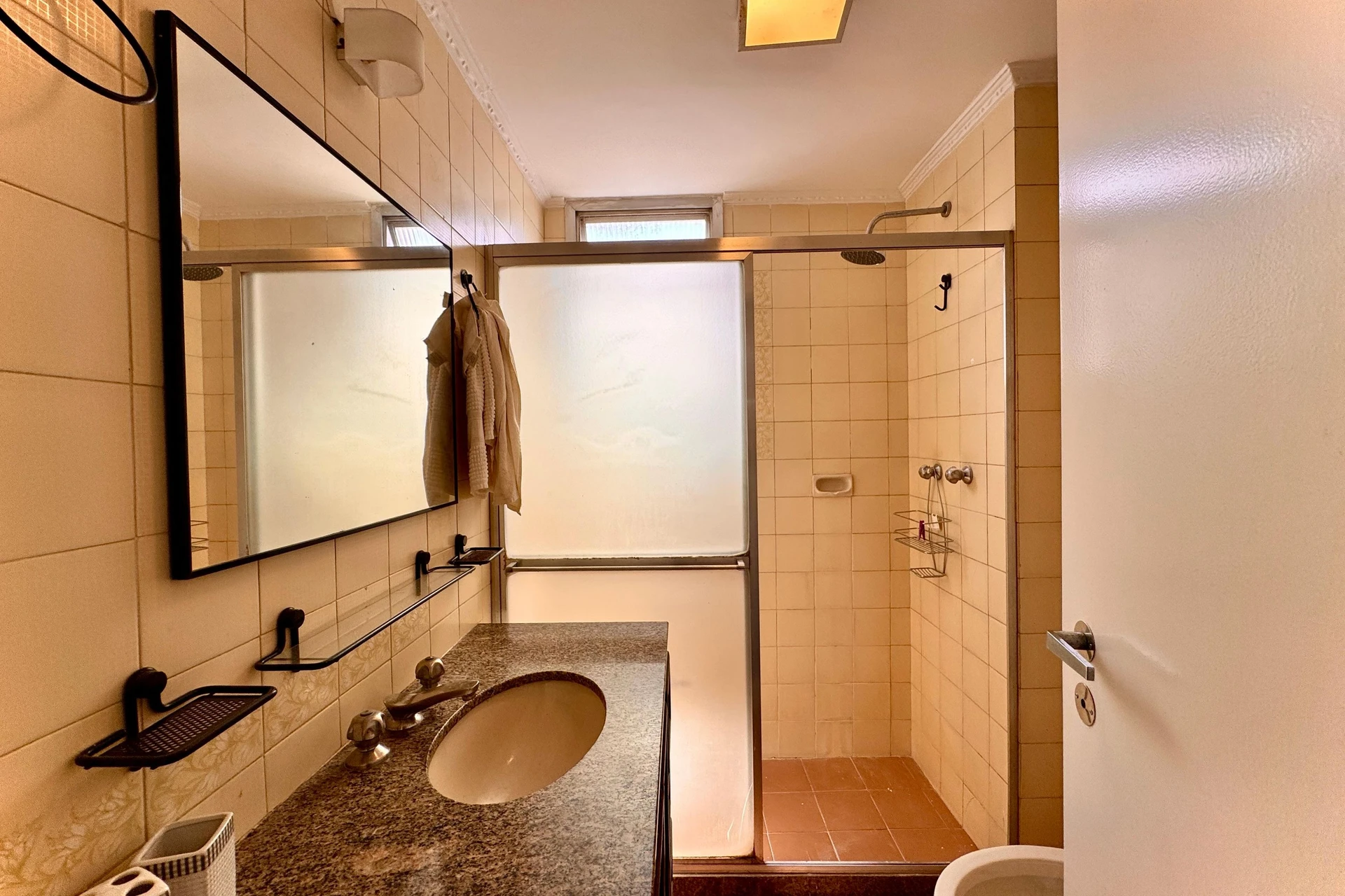 2-bedroom apartment in a building with a gym — photo 22