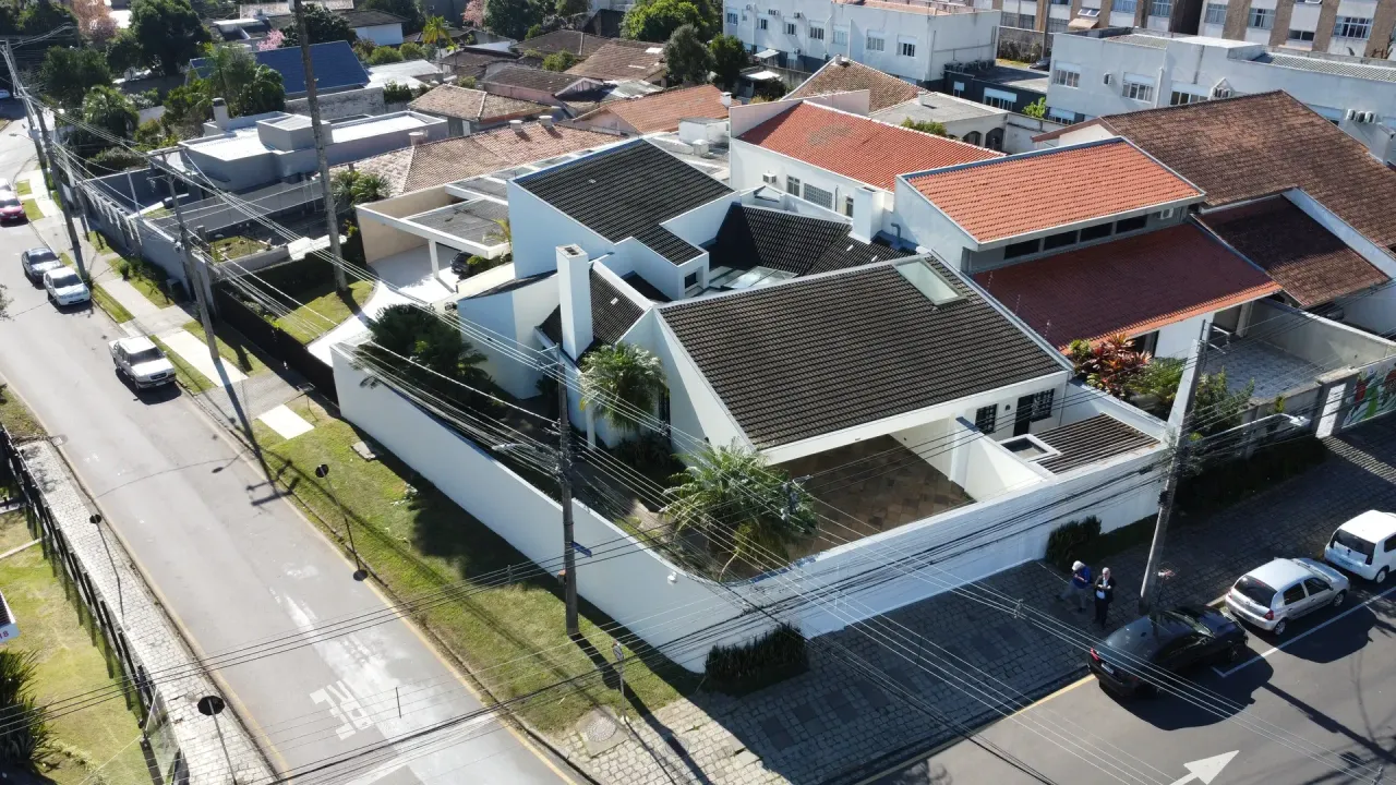 Rented house with 5 bedrooms and 3 bathrooms — photo 3