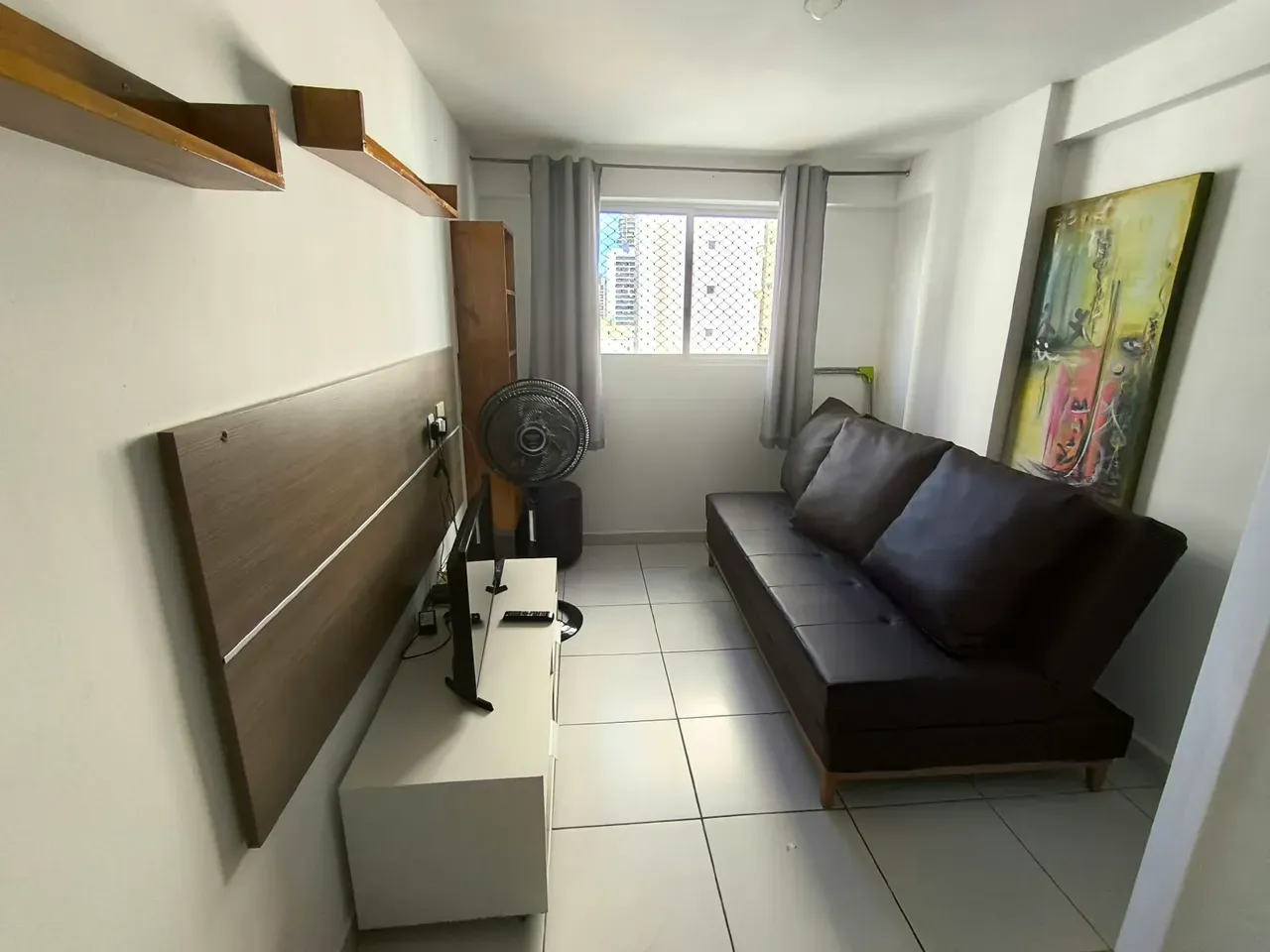 One-bedroom apartment in a building with a pool — photo 5