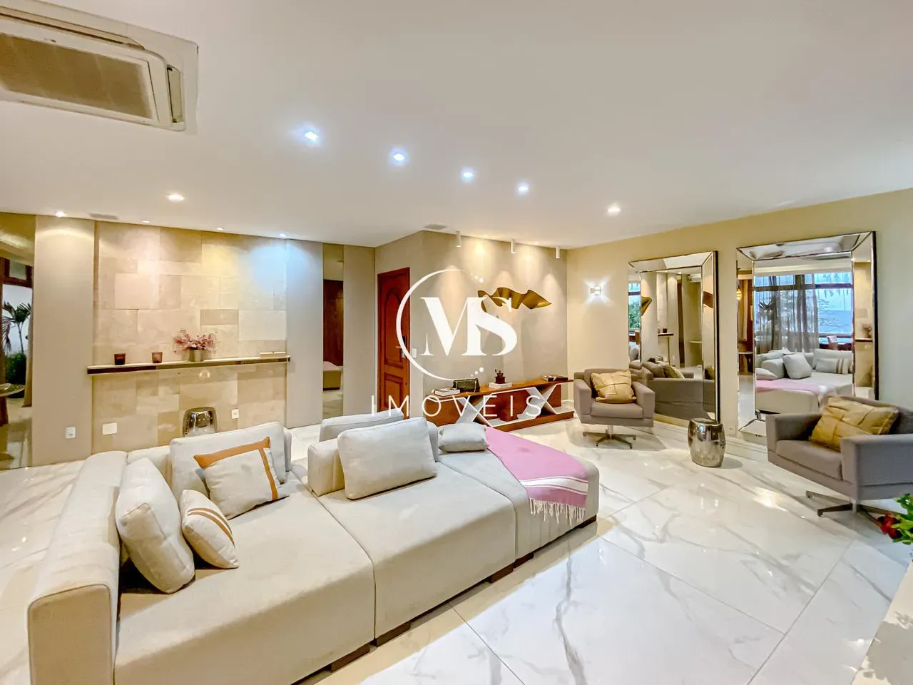 5-bedroom apartment with a bathtub in Rio de Janeiro — photo 4