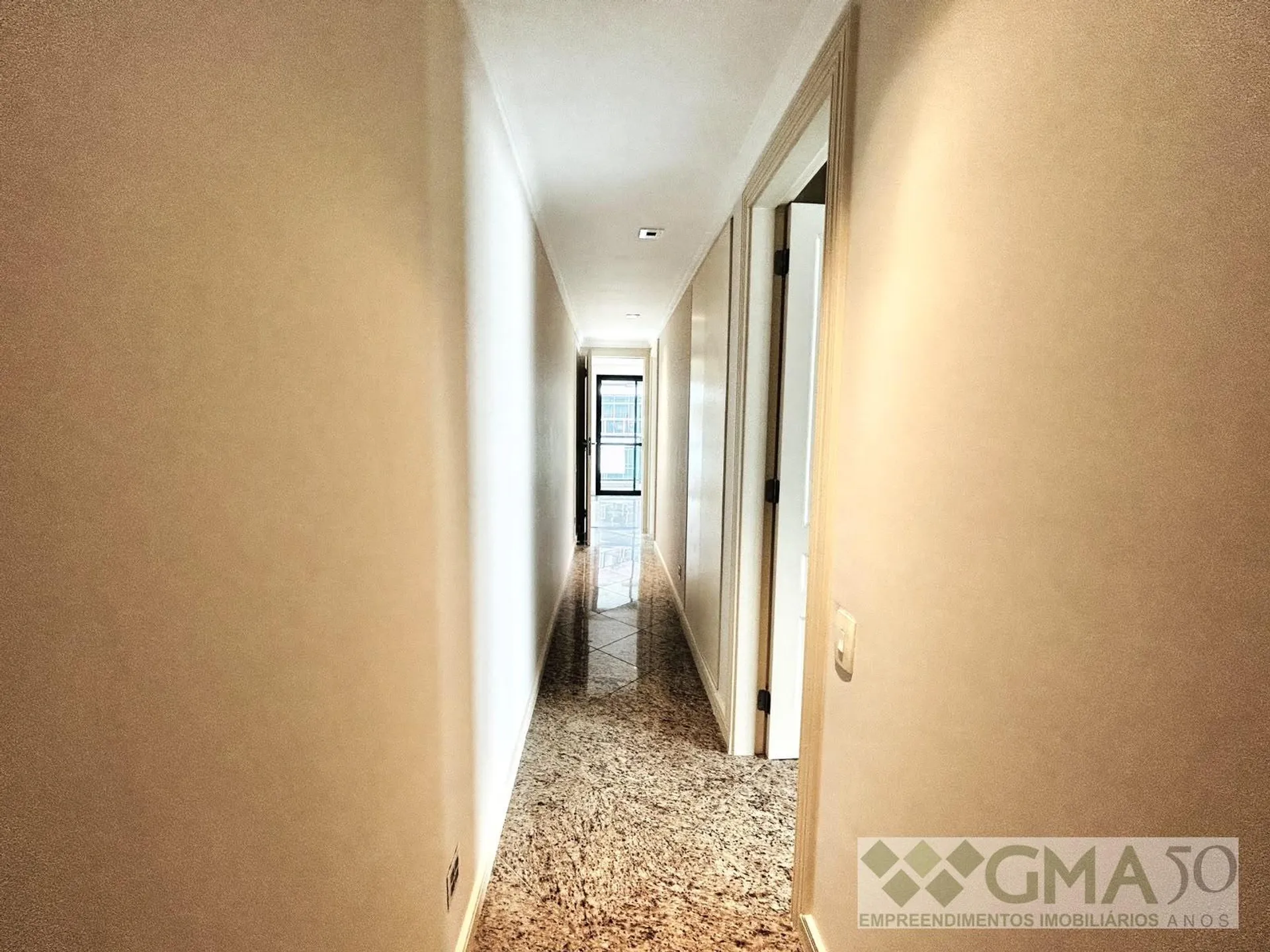 Apartment, 175 m², with a glass-enclosed balcony — photo 39