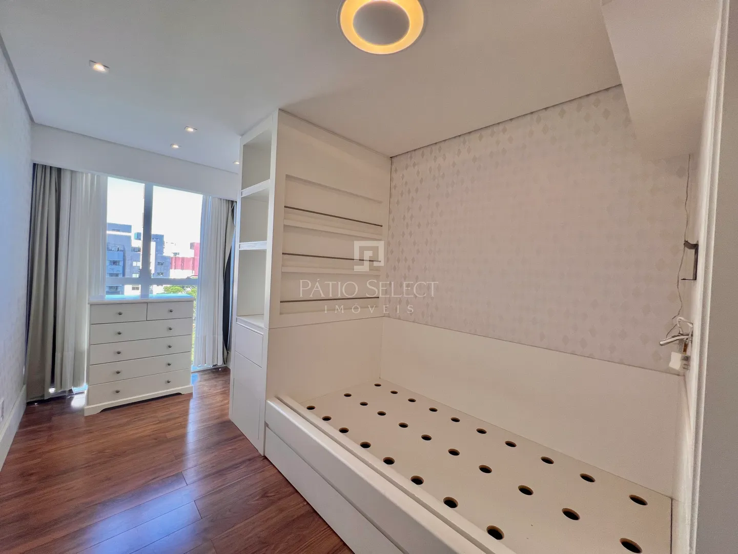 Гардеробная и 3 спальни: квартира 180 м² — photo 44