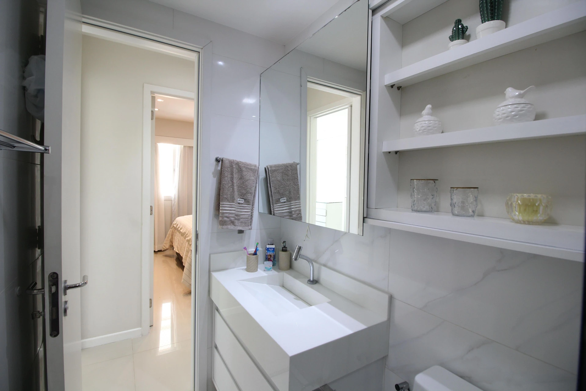 Rental apartment with 4 bedrooms and 4 bathrooms — photo 41