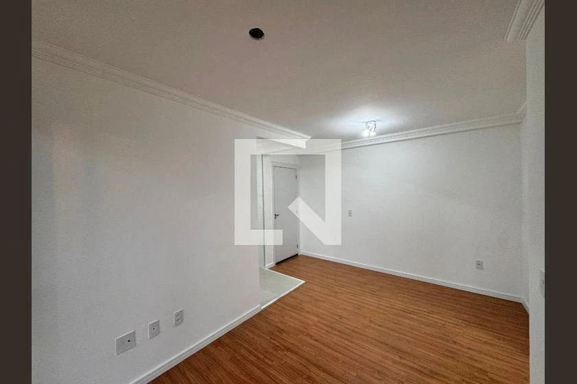Wood or laminate floors in a 2-bedroom apartment, 55 m² — photo 12