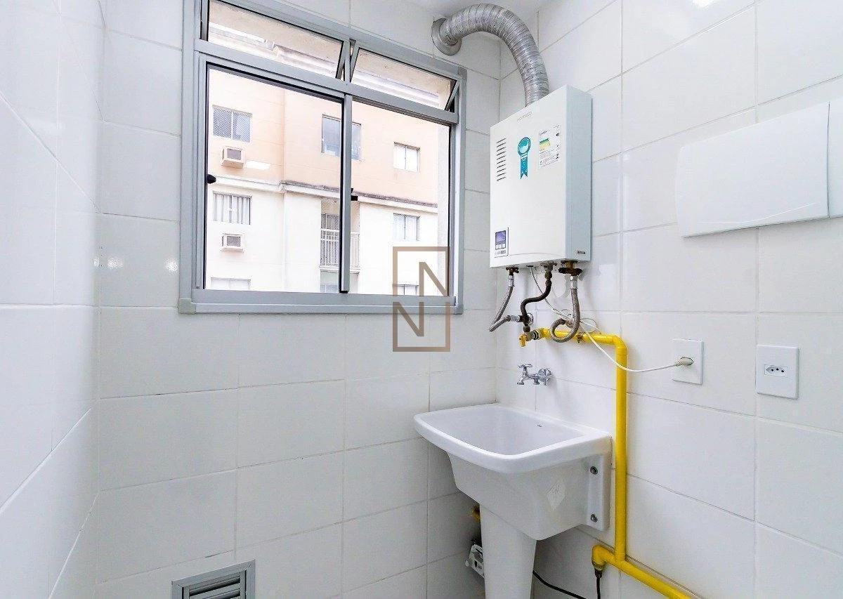 2-bedroom apartment in a building with a gym — photo 4