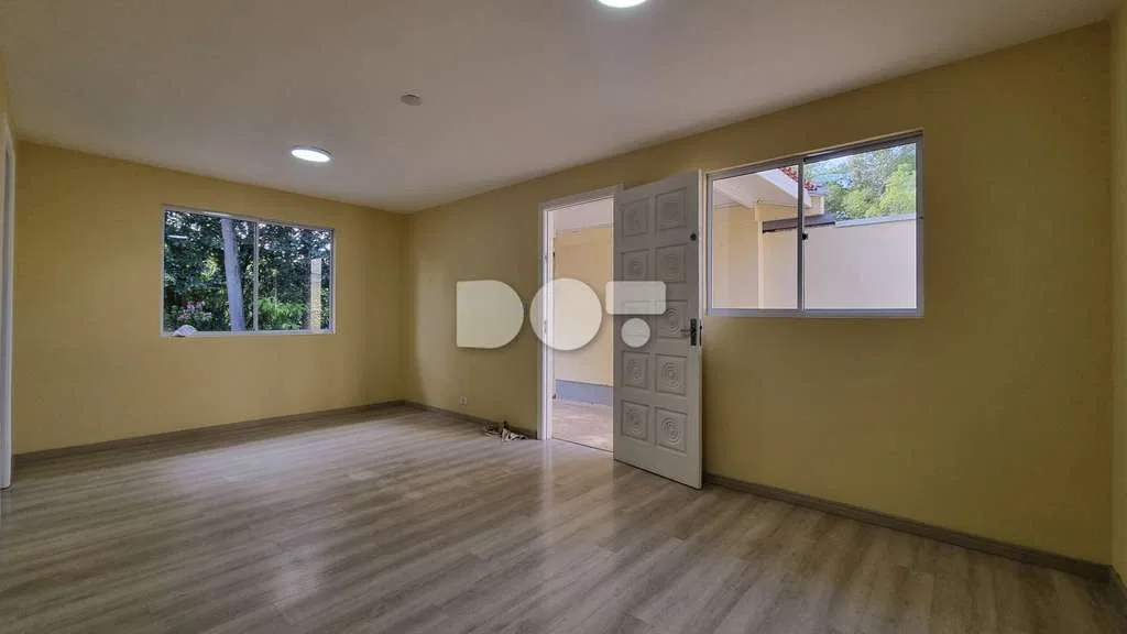 Wood or laminate floors in a 3-bedroom house, 70 m² — photo 7