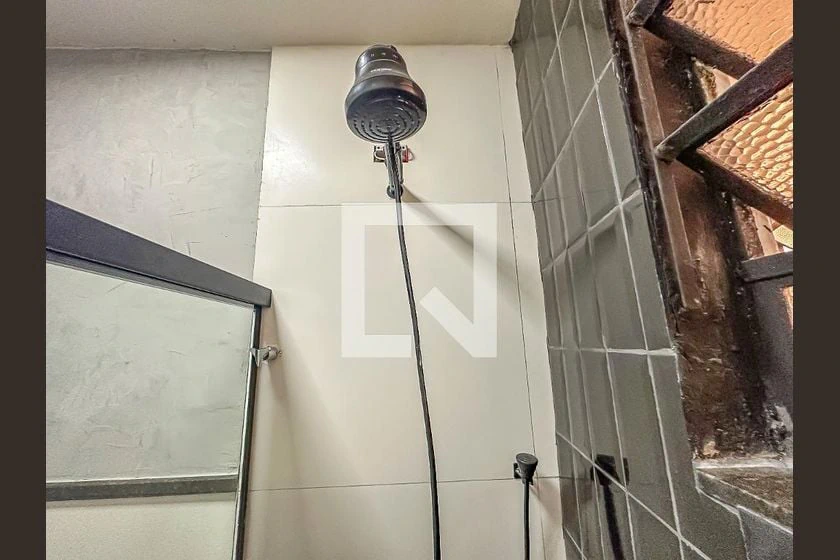 32 m² 1-bedroom apartment with a compact kitchenette — photo 2