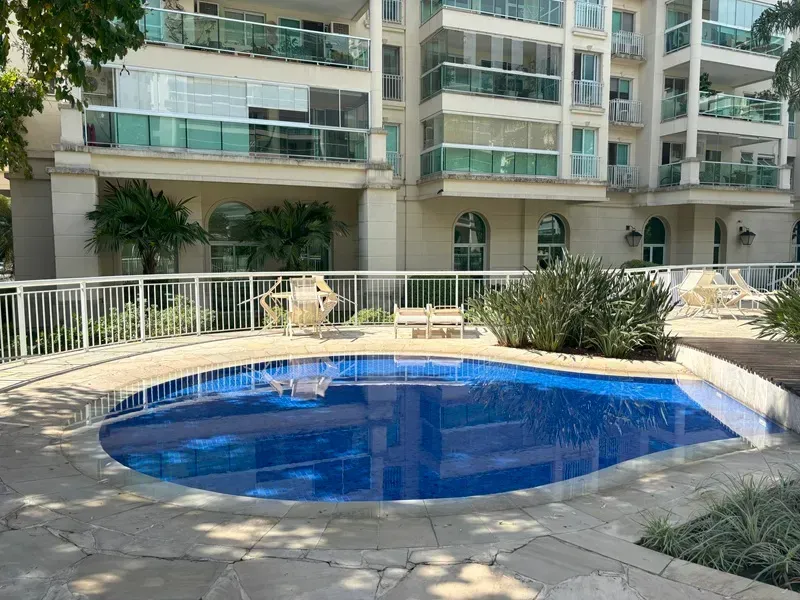 Apartamento sem mobília com cozinha americana a gás — photo 41