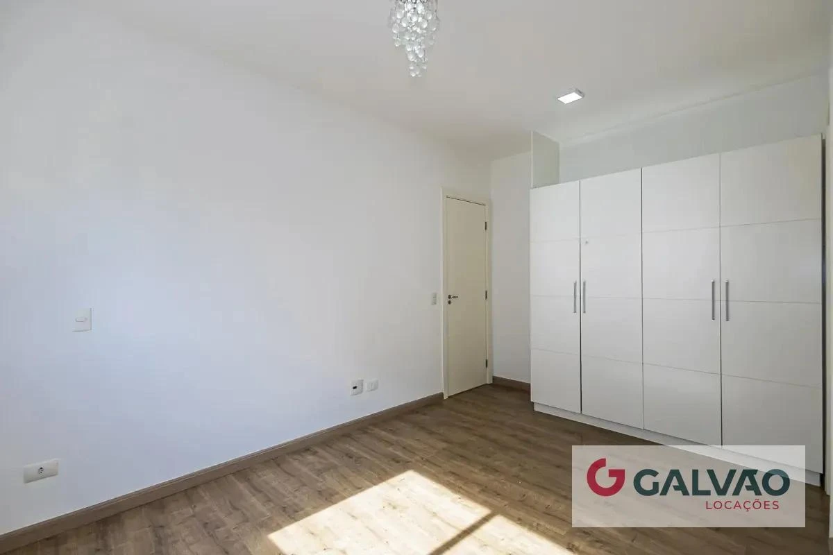 Apartment, 77 m², with wood or laminate floors — photo 40
