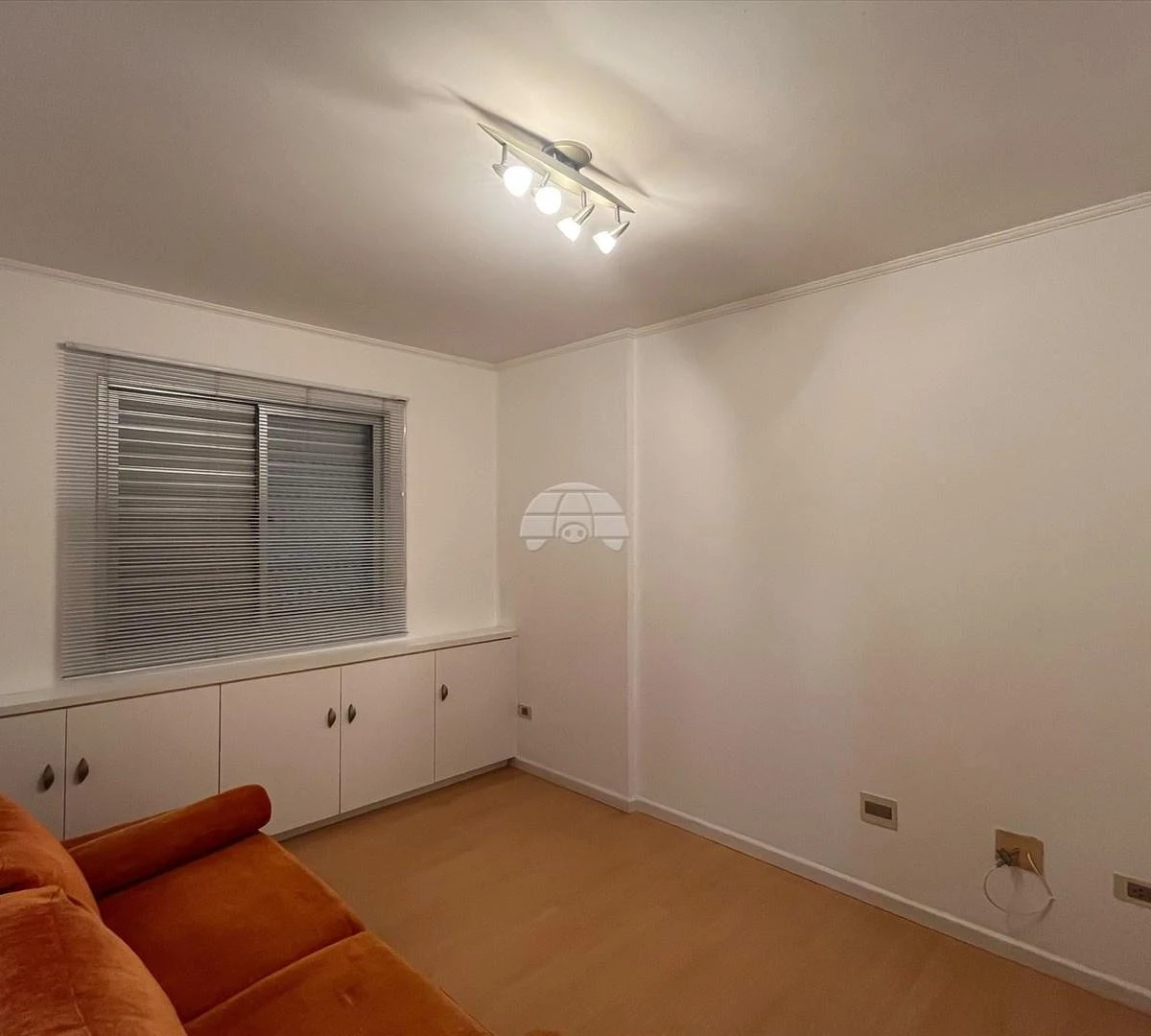 3-bedroom apartment with a bathtub in Curitiba — photo 31
