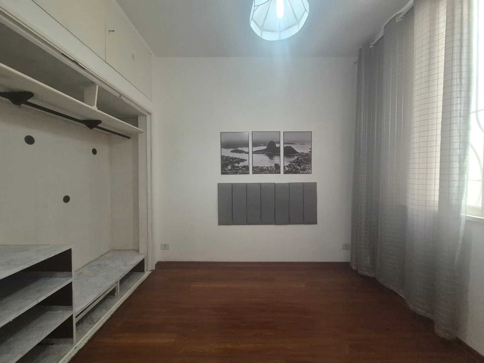 Wood or laminate floors in a 3-bedroom apartment, 100 m² — photo 5