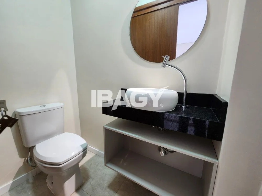 House with 3 bedrooms and an open-plan gas kitchen — photo 9