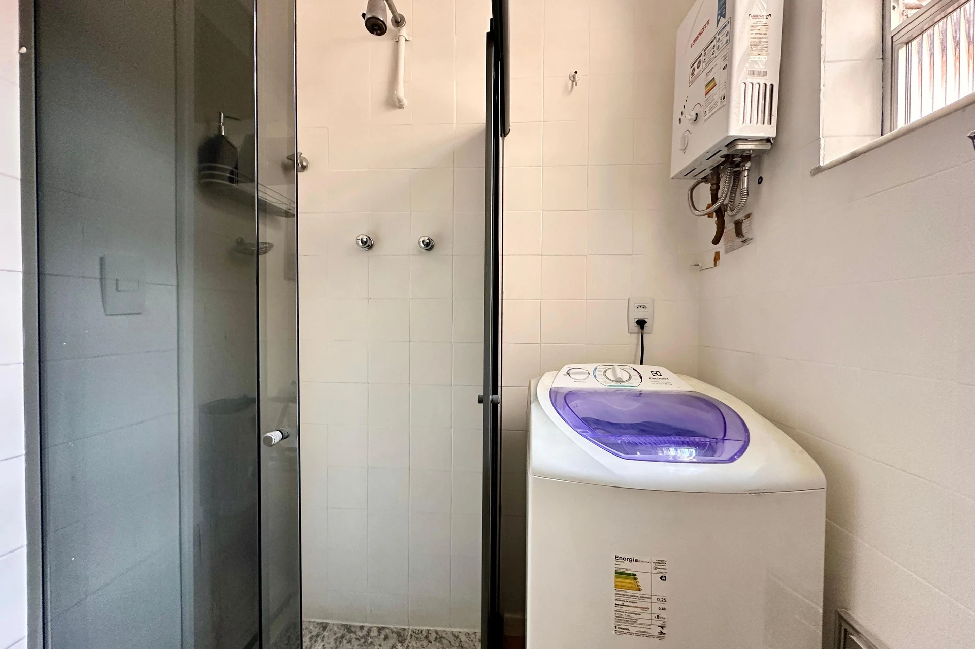 Furnished 1-bedroom apartment with kitchenette and gas stove — photo 14