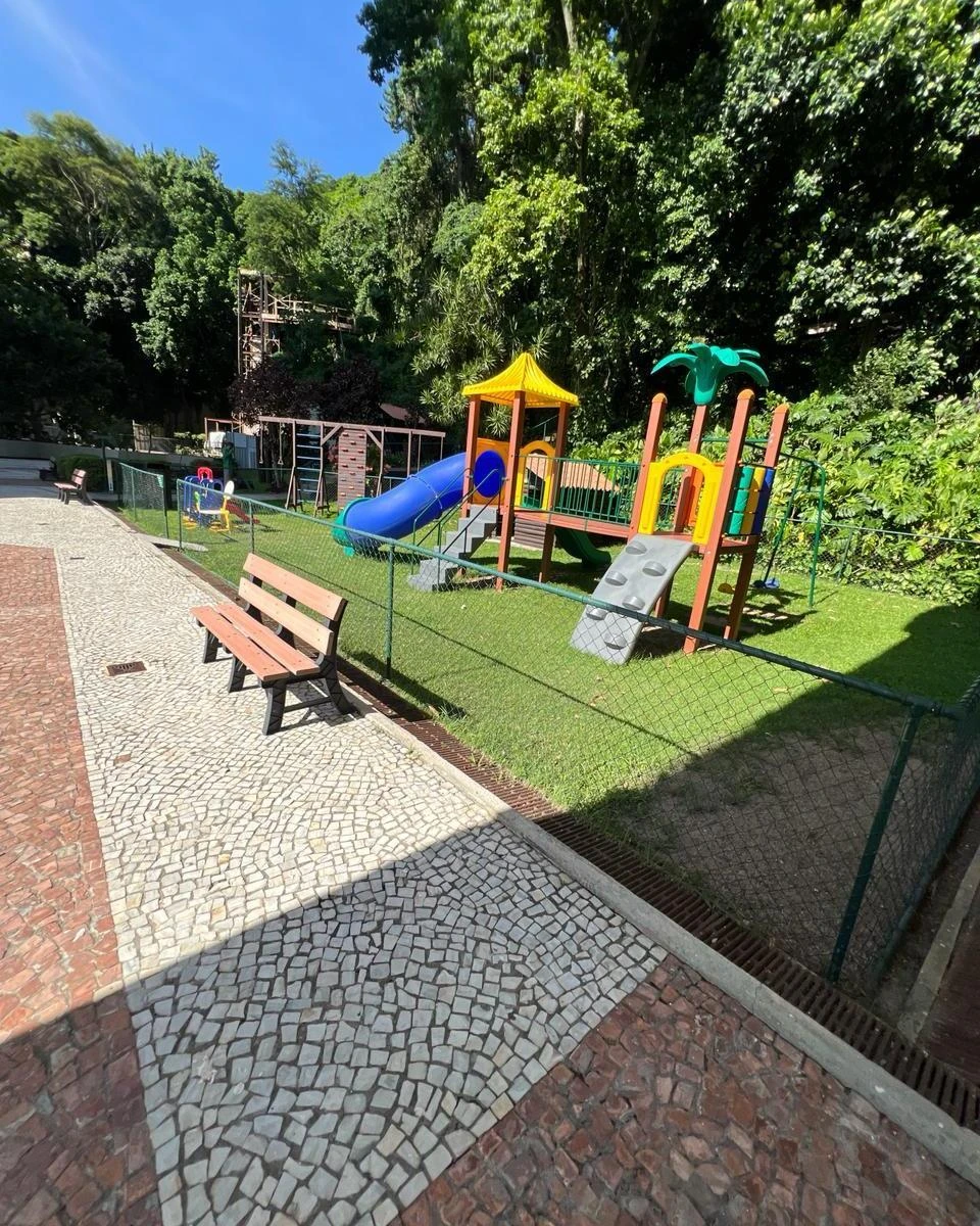 Apartamento de 200 m² com 4 quartos, 4 banheiros e 2 vagas — photo 26